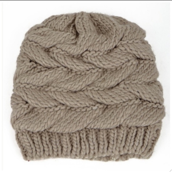 Messy Hair Ponytail Cable Knit Beanie Black - Picture 5 of 5